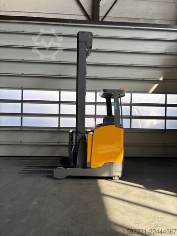 Carrelli retrattili Jungheinrich ETV 214