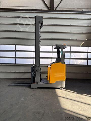 Carrelli retrattili Jungheinrich ETV 214