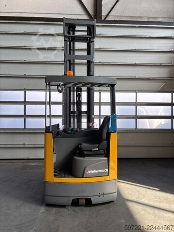Carrelli retrattili Jungheinrich ETV 214