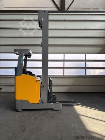 Carrelli retrattili Jungheinrich ETV 214
