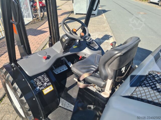 Terreinheftruck Manitou MC 18.4 Stage3B