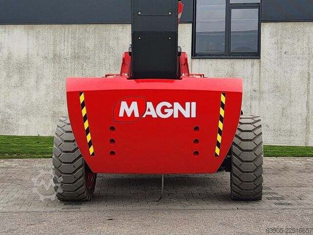 Platformă de lucru telescopică Magni DTB24RT