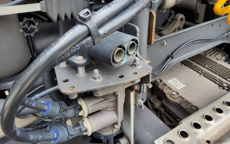 Standart-SZM Renault T T 520 HIGH SLEEPER 4x2 EURO 6 - 33-BPH-4
