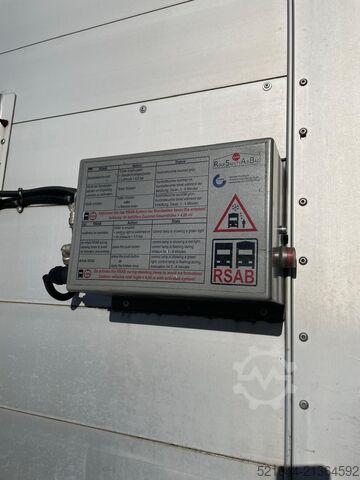 ανοιχτό ημιρυμουλκούμενο με μουσαμά Schmitz Cargobull SCS 24/L-13.62  Curtainsider Edscha