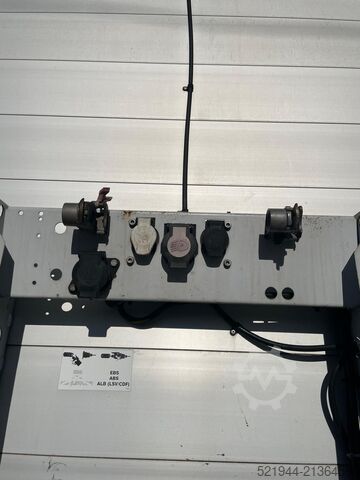 ανοιχτό ημιρυμουλκούμενο με μουσαμά Schmitz Cargobull SCS 24/L-13.62  Curtainsider Edscha