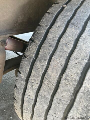 ανοιχτό ημιρυμουλκούμενο με μουσαμά Schmitz Cargobull SCS 24/L-13.62  Curtainsider Edscha