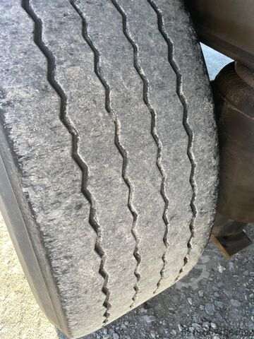 ανοιχτό ημιρυμουλκούμενο με μουσαμά Schmitz Cargobull SCS 24/L-13.62  Curtainsider Edscha