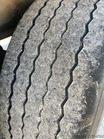 ανοιχτό ημιρυμουλκούμενο με μουσαμά Schmitz Cargobull SCS 24/L-13.62  Curtainsider Edscha