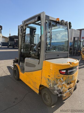 Electric – 4 roți Jungheinrich EFG S30 4.7m/ 4v/ 5379h