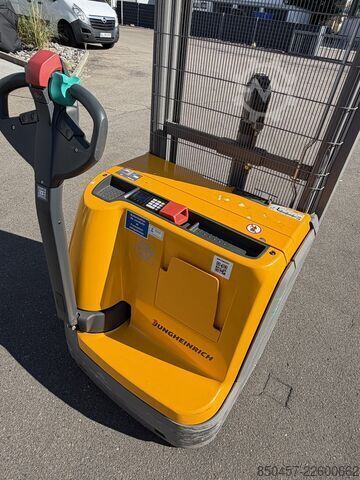 Pallstaplare Jungheinrich EJC 112z cold store/ Lion 2021y/ 653h/ initial