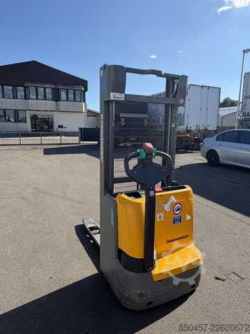 Raklapos targoncák Jungheinrich EJC 112 li-ion 2.9m/ cold store