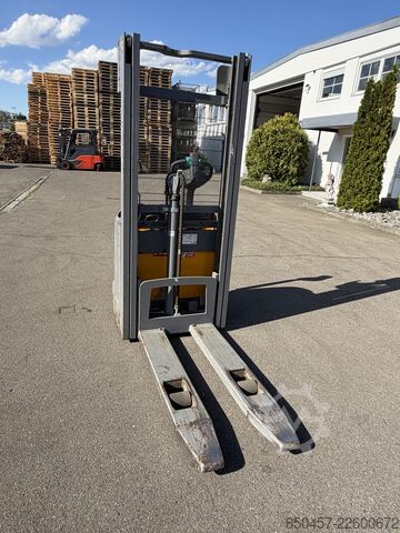 Raklapos targoncák Jungheinrich EJC 112 li-ion 2.9m/ cold store