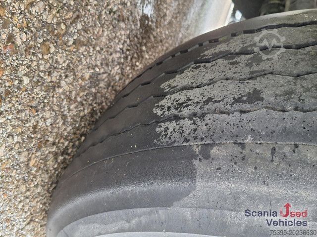Semi-remorque citerne Kässbohrer Kippsilo SSK 40 XS Neuwertig !!