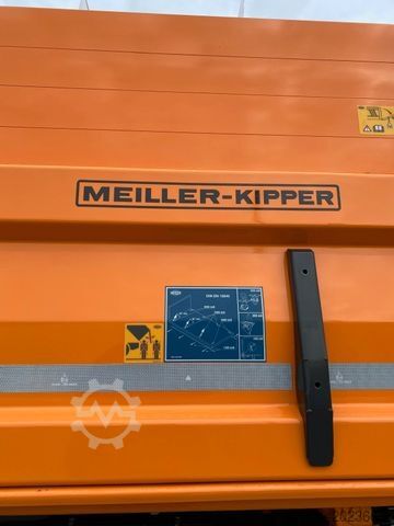 Altro MERCEDES-BENZ 2235 Arocs 4x4 Kipper Winterdienst /nur 20 tkm