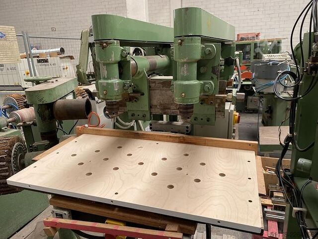 Verticale boormachine met 2 verstelbare spindels  