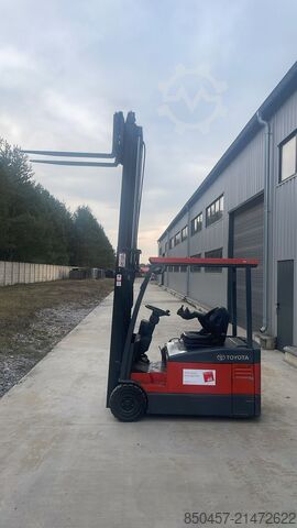 Elektryczny – 3 koła Toyota 7FBEF18