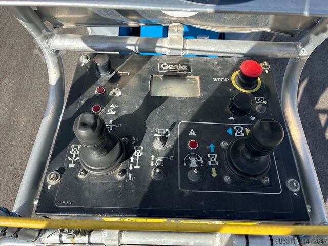 Articulating boom Genie Z33/18