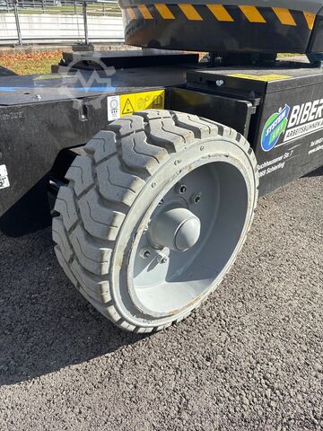 Articulating boom Genie Z33/18