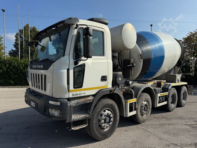 Camion malaxeur à béton Astra HD 8 84.52-80