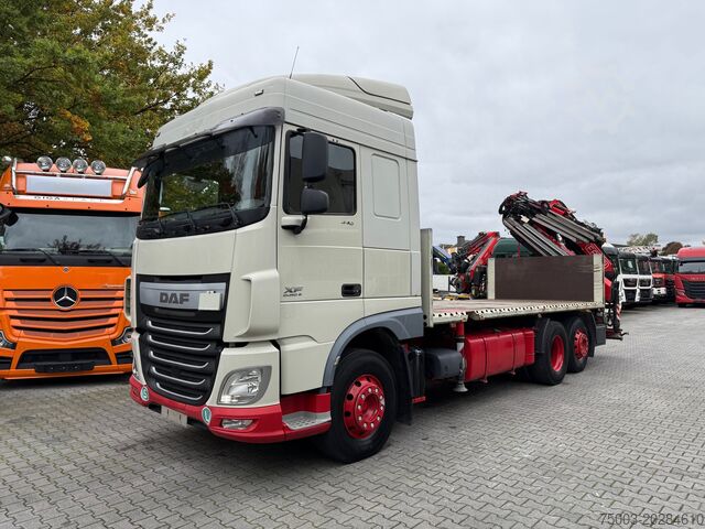 LKW mit Pritsche (offen) Daf XF440 6X2 Fassi 235 mit Jib bis 24.50 Meter