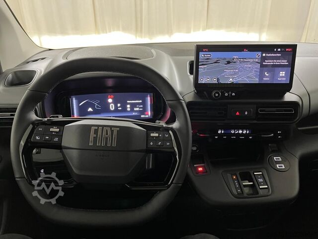 Minibus FIAT Doblo Kombi L2 Automatik Navi RüKa CarPlay 5Sitz