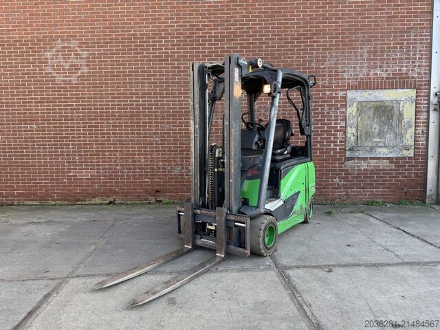 Elektrische vorkheftruck met 4 wielen Linde E20PH-02