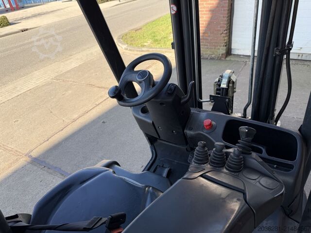 Elektrische vorkheftruck met 4 wielen Linde E20PH-02