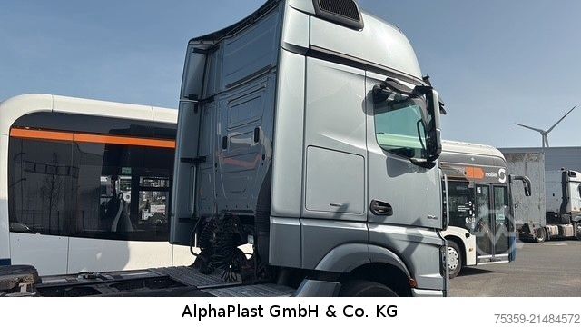 Standaard trekker MERCEDES-BENZ Actros SZM 1845 GIGA