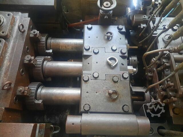 Macchina per la produzione di viti HATEBUR amp30