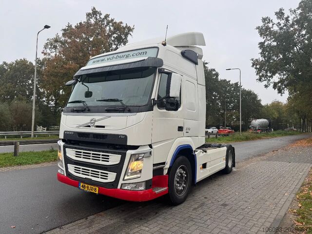 Standard-SZM Volvo FM 370 Globetrotter   Side skirts