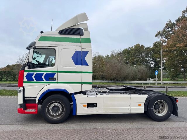 Standard-SZM Volvo FM 370 Globetrotter   Side skirts
