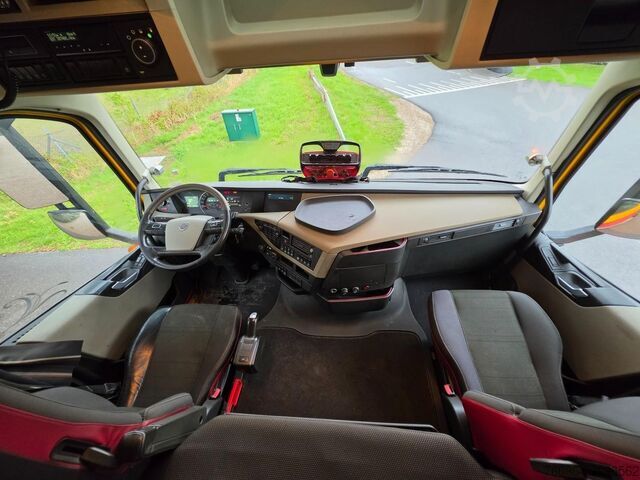 Standaard trekker Volvo FH 500 8X4!! PALFINGER 72002 72TM! TREKKER/BAKW...