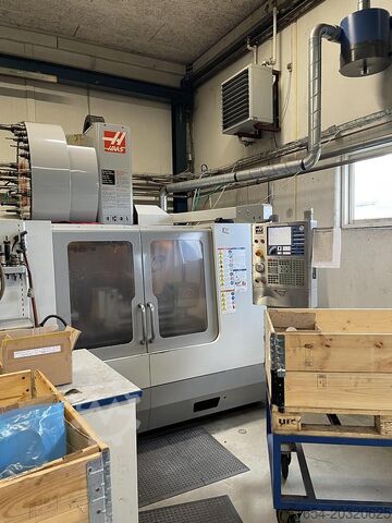 Begagnat vertikalt bearbetningscenter, fabrikat HAAS, modell VF-4BHE HAAS VF-4BHE