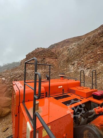 Rupsgraafmachine Hitachi ZX 670 LCH-3
