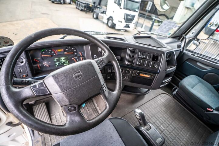 Dekzeil VOLVO FH 13 460 -6x2 ( +E64419=AANHANGER)
