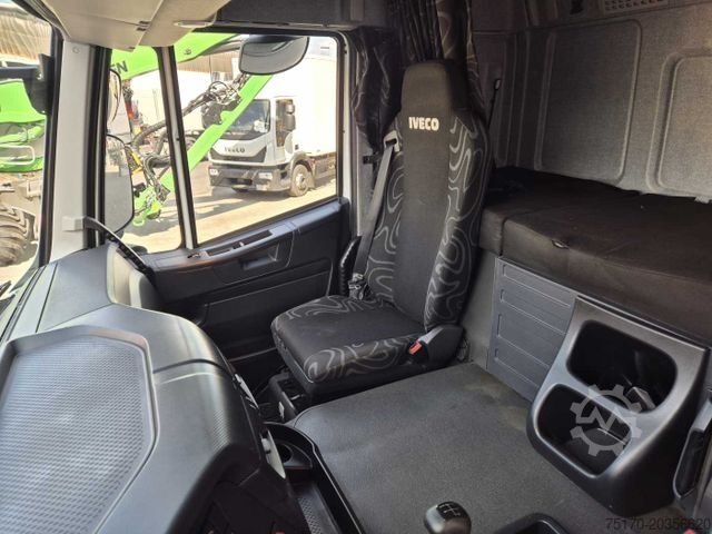 Felépítménycserélő teherautó IVECO Stralis AT190S31/P BDF Klima Standh. AHK Bett