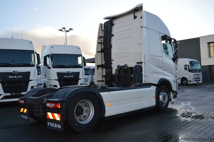 Standardowy ciągnik siodłowy VOLVO FH 460 Globetrotter XL i-Save SideSkirts