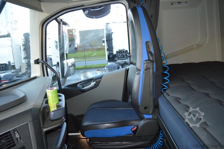 Standard-Zugmaschine VOLVO FH 460 Globetrotter XL i-Save SideSkirts