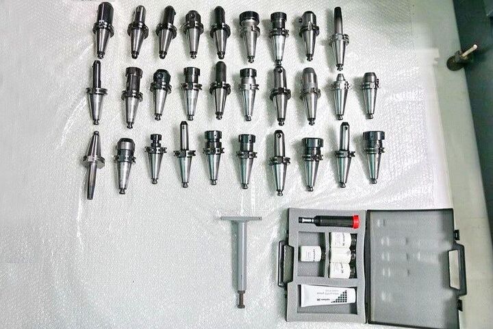 Vertical machining center Deckel Maho DMU 125 T