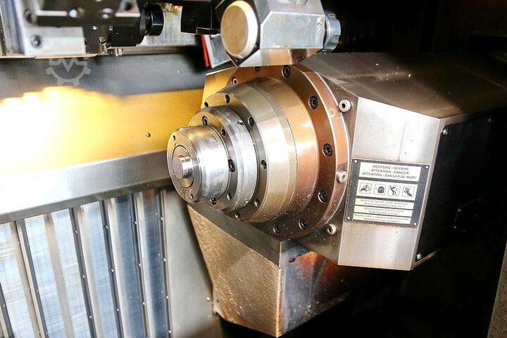 CNC svarv- och fräscenter SPINNER TD 42 Triplex