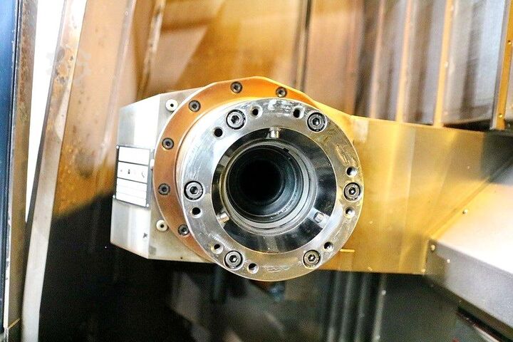 CNC svarv- och fräscenter SPINNER TD 42 Triplex