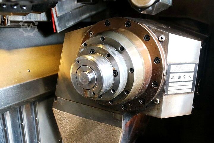 CNC svarv- och fräscenter SPINNER TD 42 Triplex