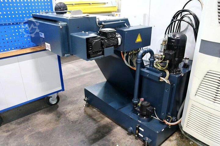 CNC svarv- och fräscenter SPINNER TD 42 Triplex