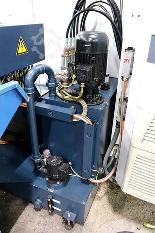 CNC svarv- och fräscenter SPINNER TD 42 Triplex