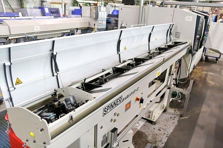 CNC svarv- och fräscenter SPINNER TD 42 Triplex