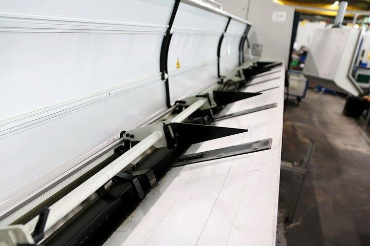 CNC svarv- och fräscenter SPINNER TD 42 Triplex