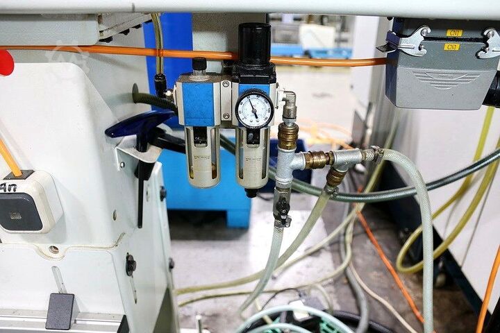 CNC svarv- och fräscenter SPINNER TD 42 Triplex