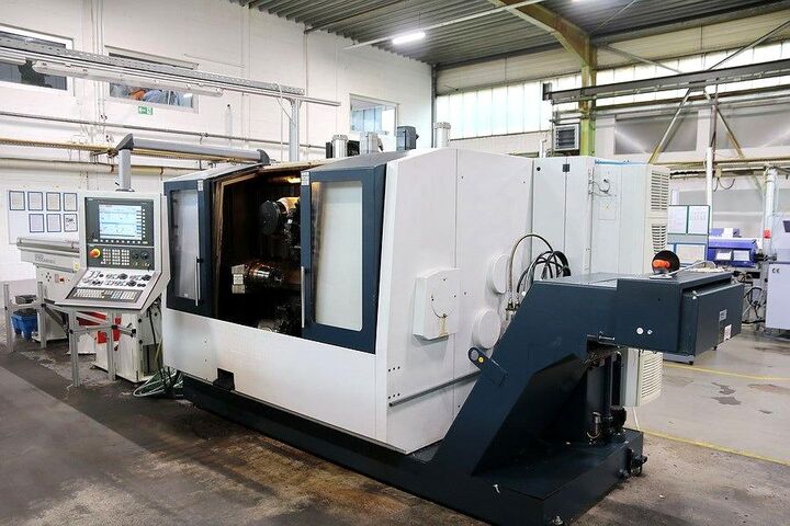 CNC svarv- och fräscenter SPINNER TD 42 Triplex