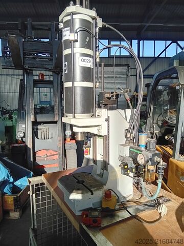 Pneumatic press SCHMIDT 