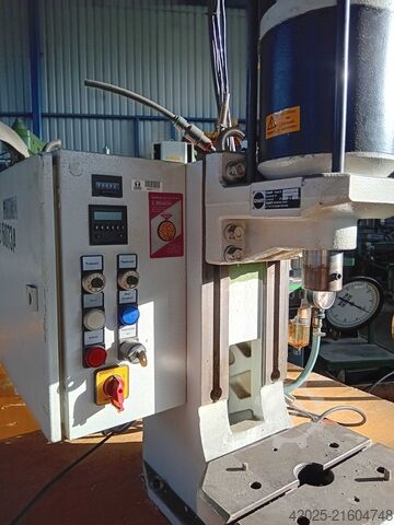 Pneumatic press SCHMIDT 